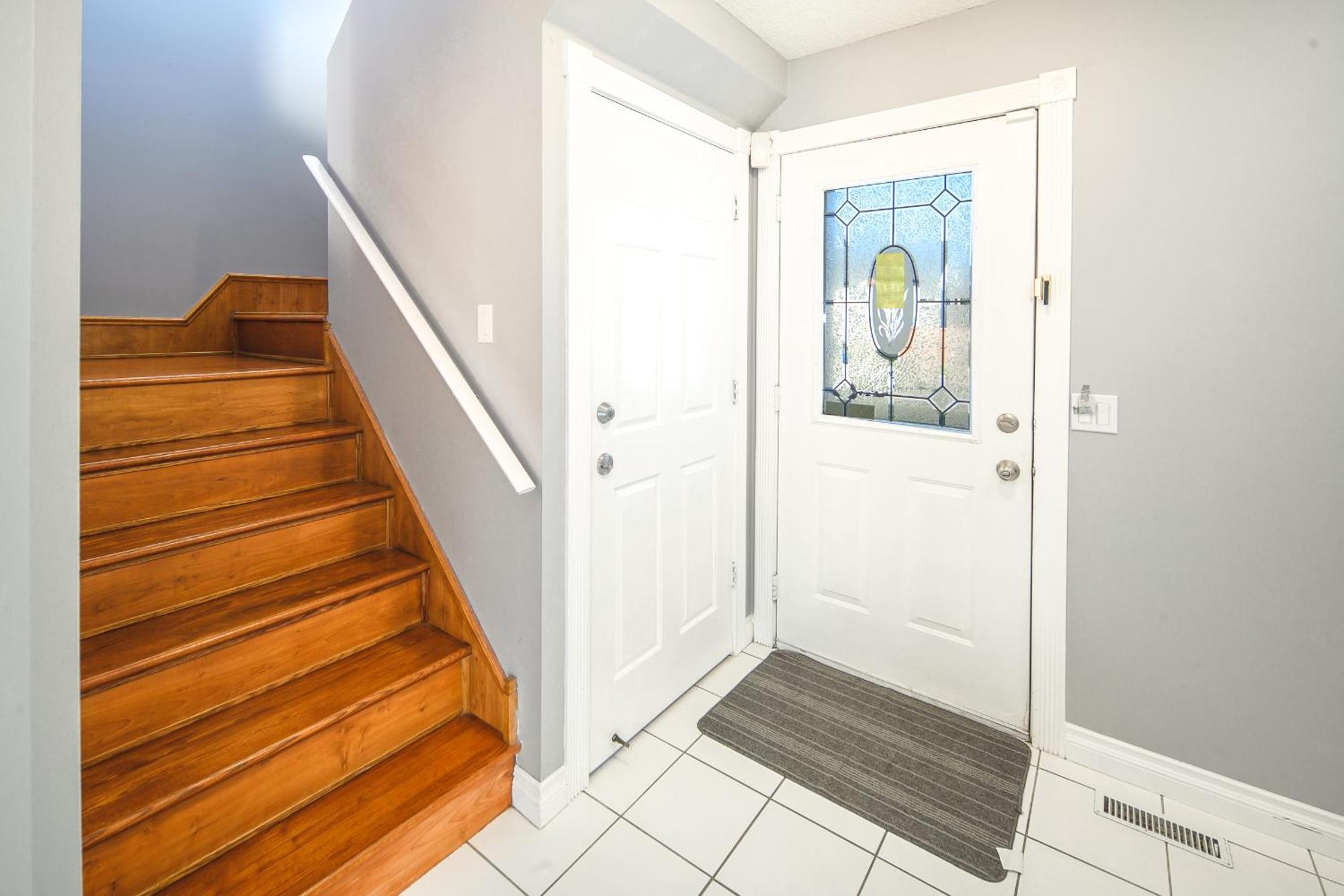 Apartment 3br3ba House With Ac Pets Ok Calgary
