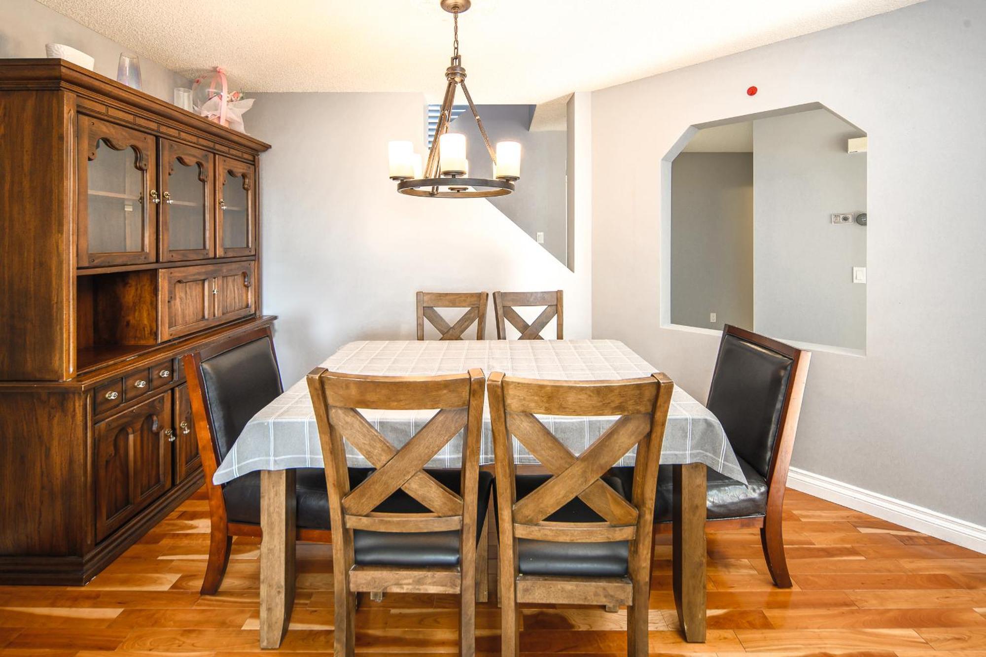3br3ba House With Ac Pets Ok Calgary