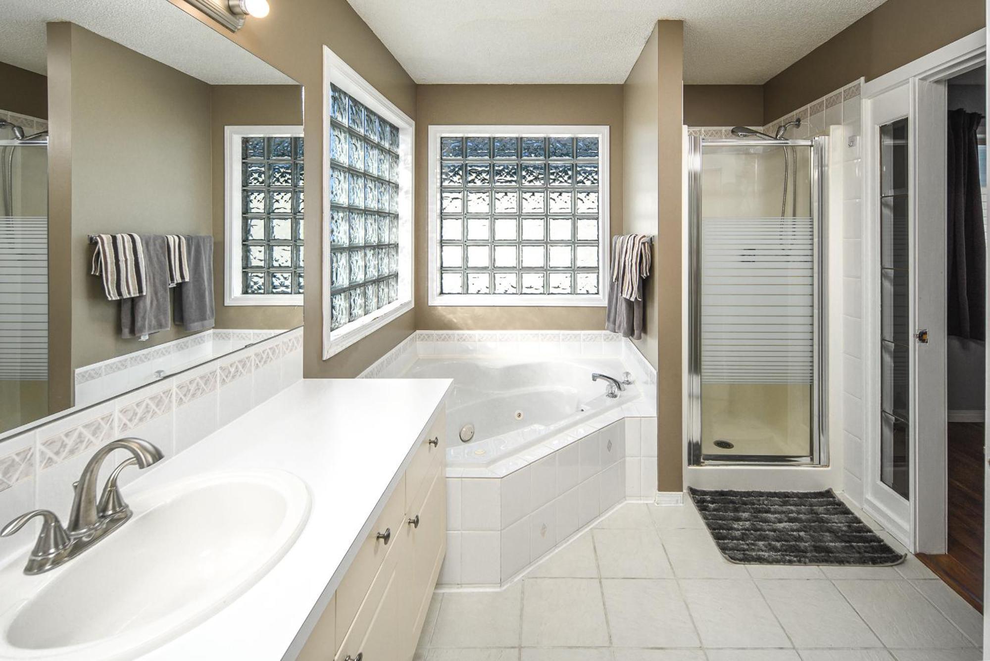 3br3ba House With Ac Pets Ok Calgary